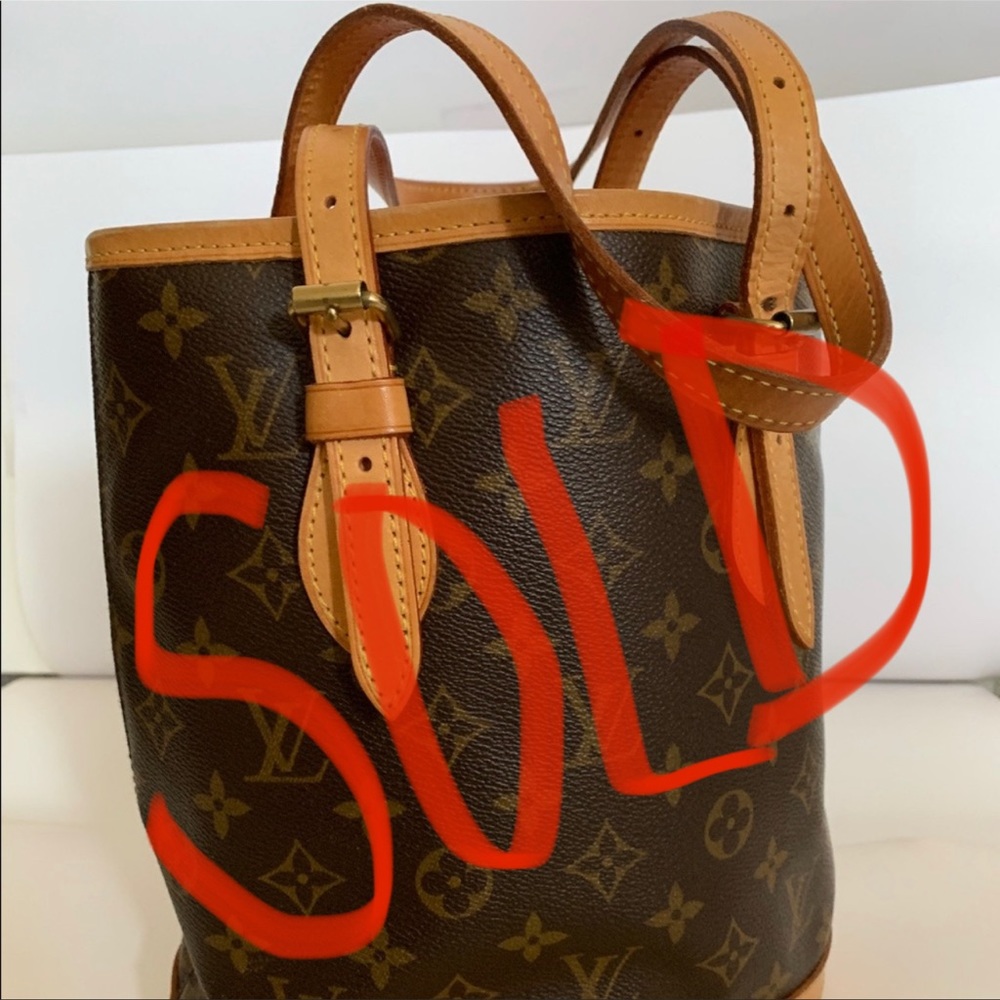 Louis Vuitton Monogram Marais Bucket Bag